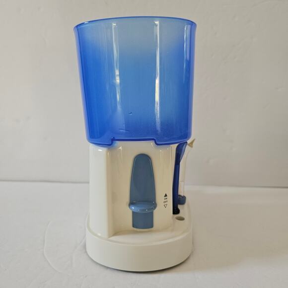 Waterpik Classic Water Flosser 3 Tips Dental Oral Care Gift New in Box Working - Picture 5 of 11